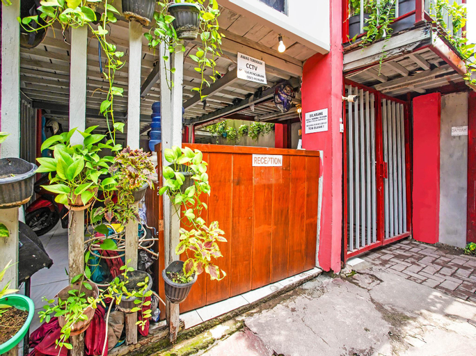 OYO 90799 Griyo Sonia, Surabaya