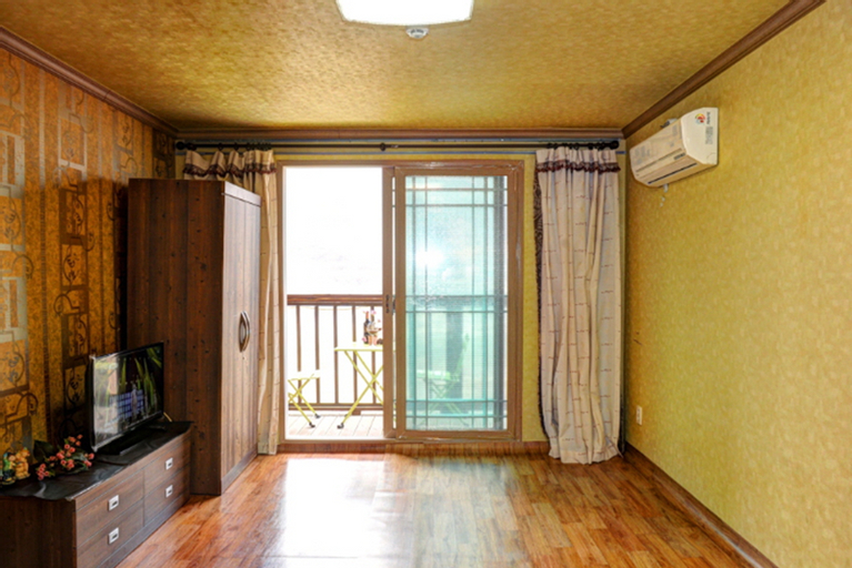 Others 3, Yeongwol Riverside White House Pension, Yeongwol