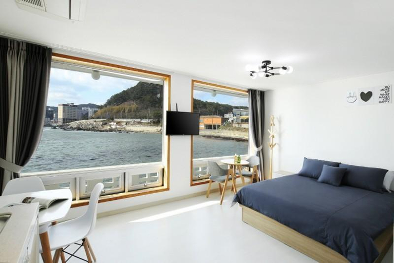 Bedroom 2, Busan Songjeong Byeorigeurin Bada Pension, Haeundae