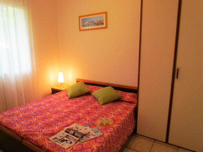 Bedroom 4, Bibione Pineda villa with garden and BBQ, Venezia