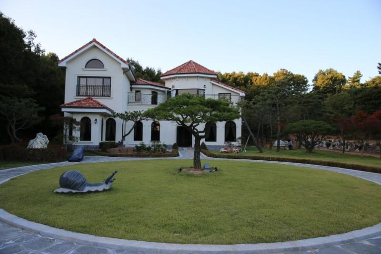 Others 3, Daebudo Lala Land Pension, Hwaseong