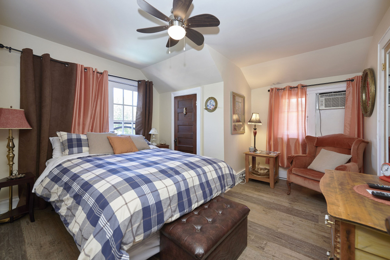 Bedroom 3, The Inn, Muskoka
