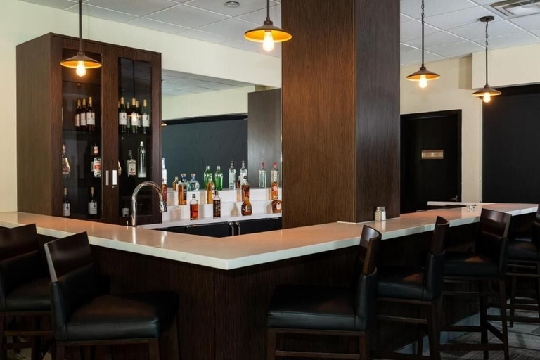 Food & Drinks 5, Clearwater Suite Hotel, Division No. 16