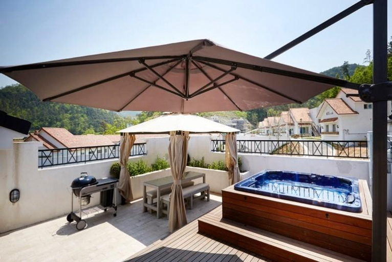 2, Damyang Maison de Provence Pool Villa, Damyang