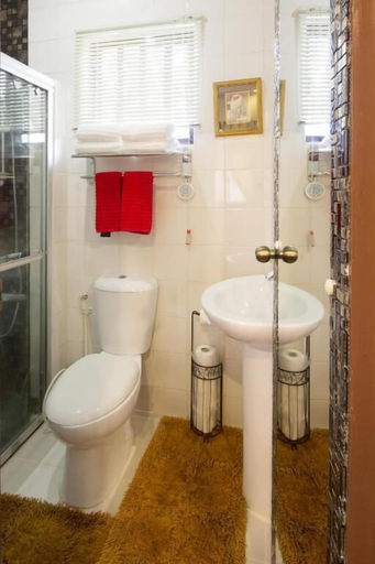 Bathroom 3, Foxy's Beach Resort, San Vicente