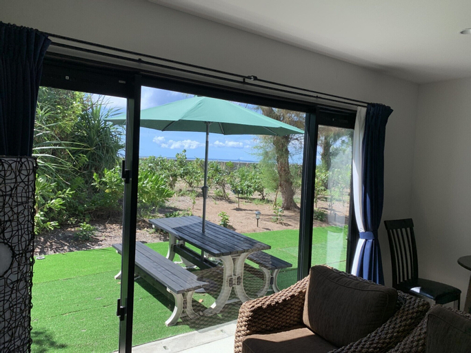 Exterior & Views 9