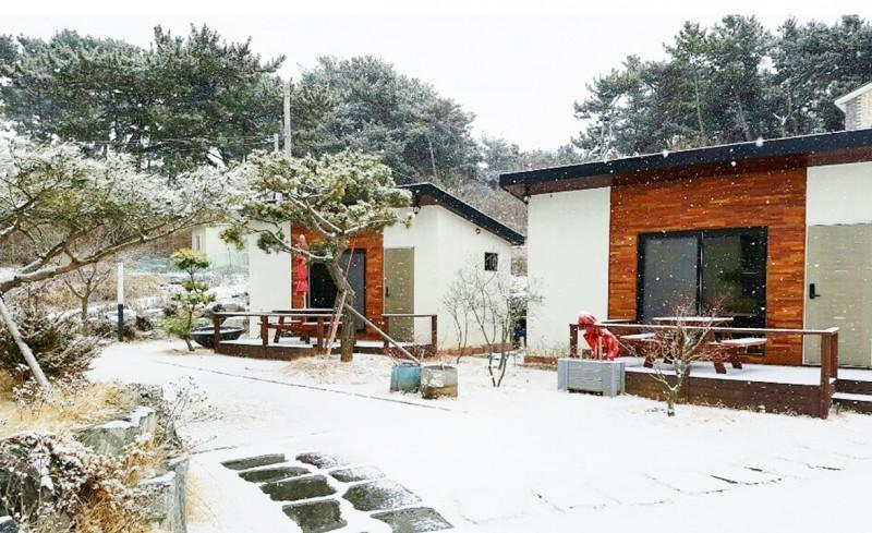 Exterior & Views, Hwaseong Gungpyeongaepung Pension, Hwaseong