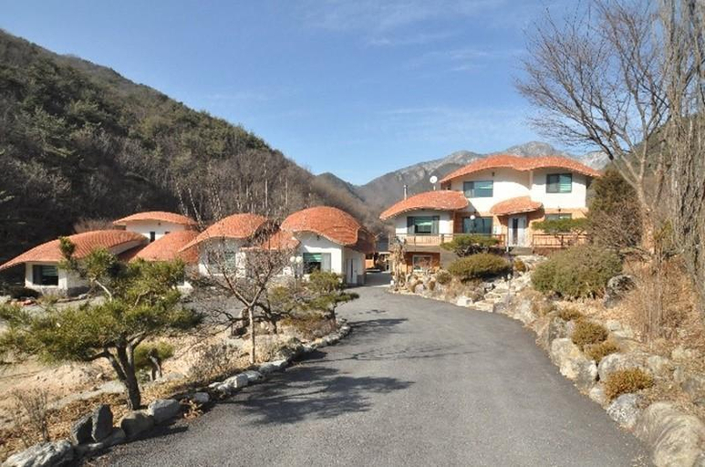 Others 5, Boeun Songnisan Way to Cheonwangbong Pension, Sangju