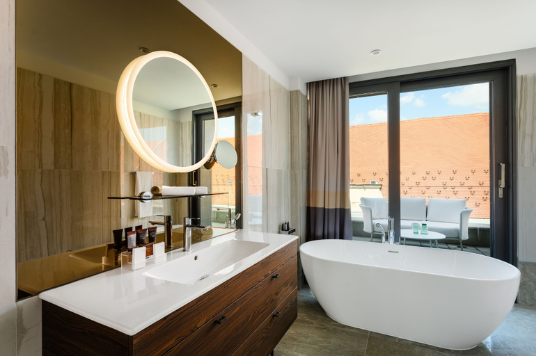 Bathroom 4, Emerald Hotel, Budapesti