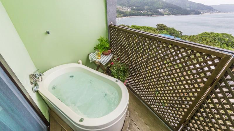 Bathroom 3, Geoje Island Four Bridge Pension, Geoje