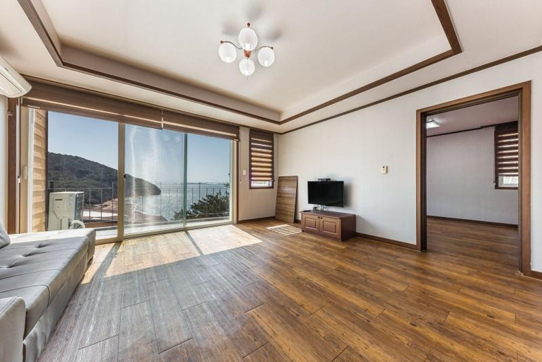 Others 3, Boryeong Hyeseong Pension, Hongseong