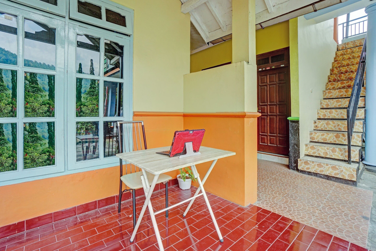 Others 3, OYO Life 90321 Ken Ken Villa, Malang