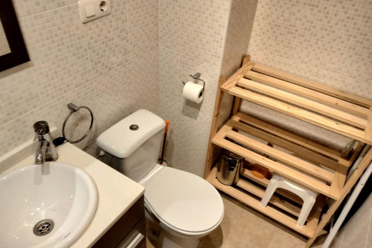 Bathroom 3, ACV - Neptuno-2ª Linea Planta 4 Frontal, Castellón