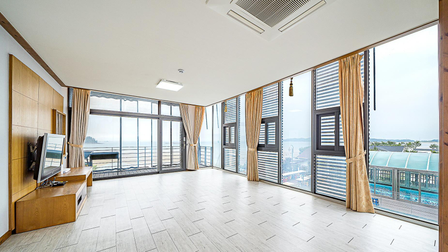 Others 5, Taean Jajagnamu Resort, Taean