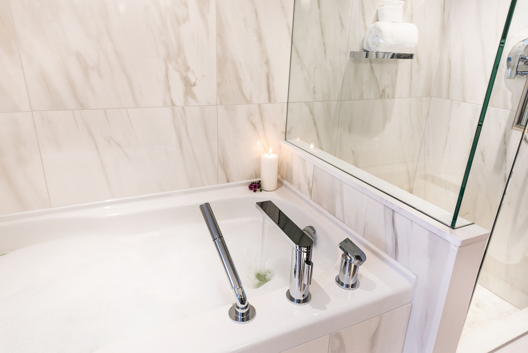 Bathroom 4, Magnolia Hotel & Spa, Capital