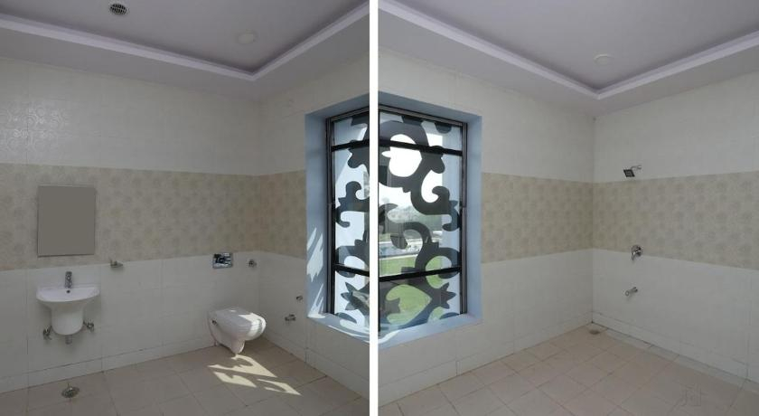 Bedroom 3, Hotel Kailash Mansarovar And Banquet Hall, Bareilly