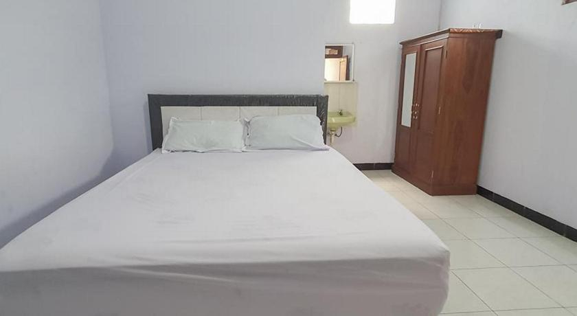Bedroom 3, Angrumba Family Homestay near RSUD Caruban, Madiun
