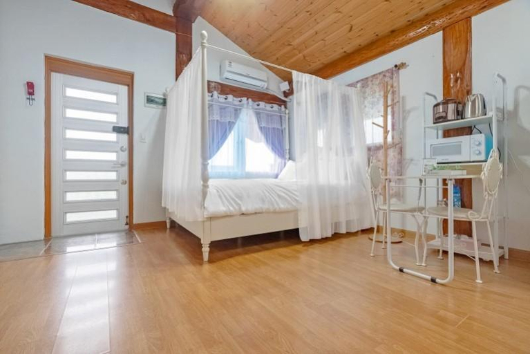 Bedroom 2, Taean Haneulchae Pension, Taean