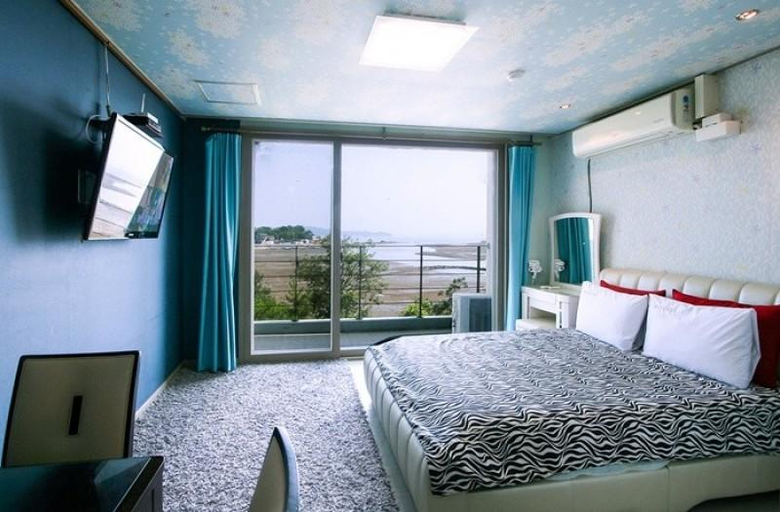 Bedroom 2, Taean Solbit Resort Pension, Taean