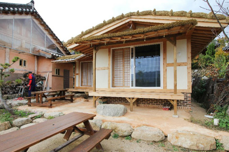 Exterior view 1, Gurye Unjoru Makdungi Hanok Stay, Gurye
