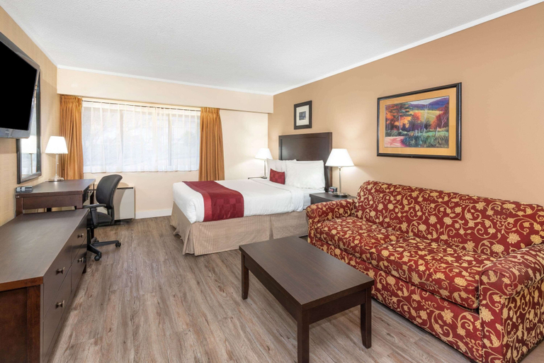 Bedroom 4, Ramada by Wyndham Coquitlam, Greater Vancouver