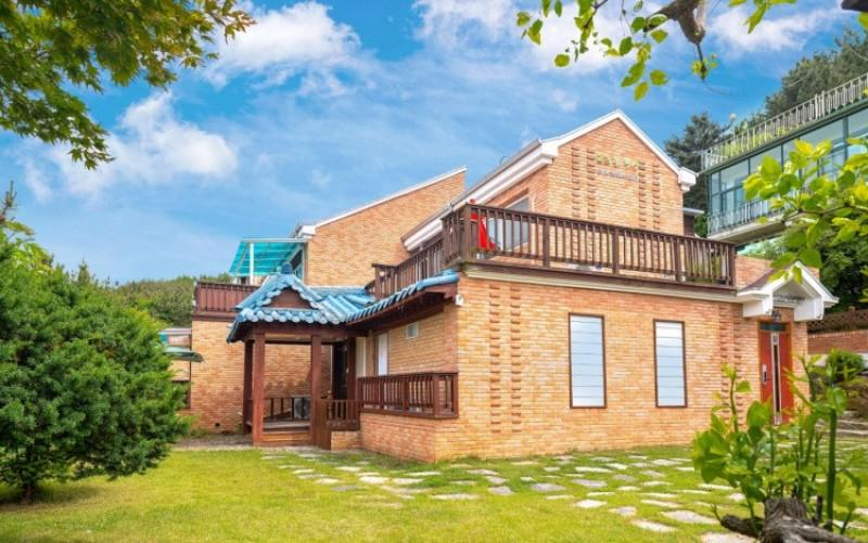 Others 3, Daebudo Rose Hill Pension, Hwaseong
