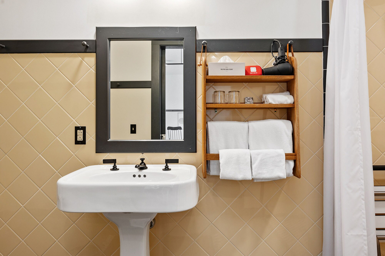 Bathroom 4, The Maverick by Kasa, Allegheny