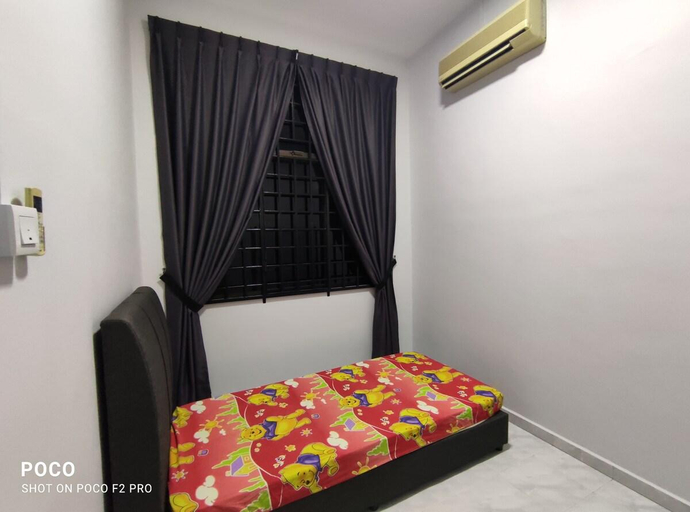 Bedroom 2, Bukit Bakri 55 Homestay Muar 4 bedrooms, Muar