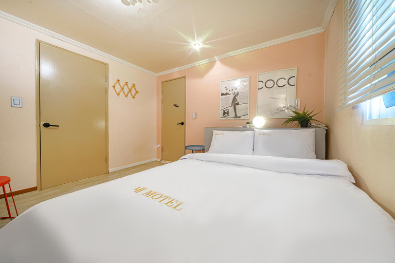Bedroom, Nae Motel, Icheon