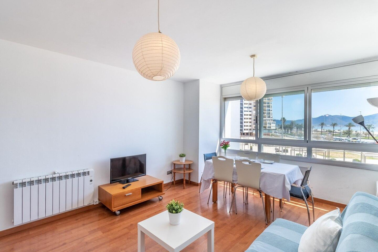 Others 5, Apartamento nuevo, 2 habitaciones, frente al mar, Girona