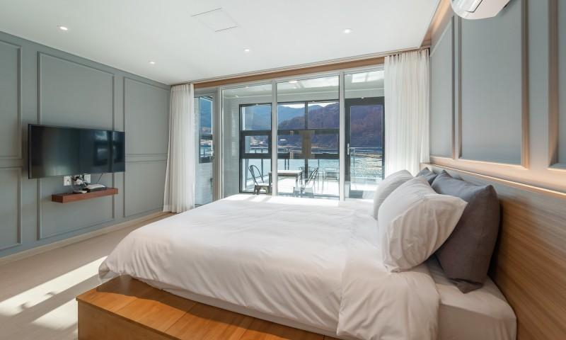 Bedroom 2, Tongyeong C&C Pension, Tongyeong