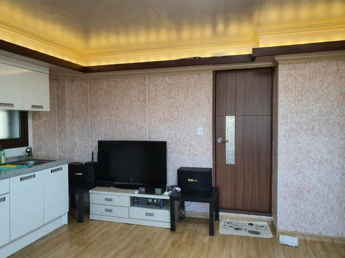 Others 3, Healing red clay house in Daebu Island, Hwaseong