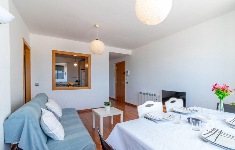 Bedroom, Apartamento nuevo, 2 habitaciones, frente al mar, Girona