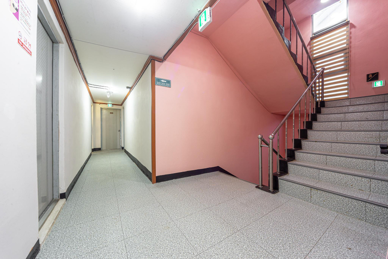 Interior view 3, Yeongam Choweoneui Jip, Yeongam