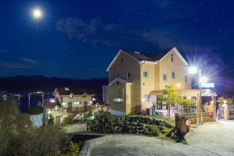 Tongyeong J. Hill Pension, Tongyeong