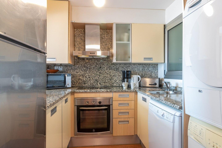 Others 4, Apartamento nuevo, 2 habitaciones, frente al mar, Girona