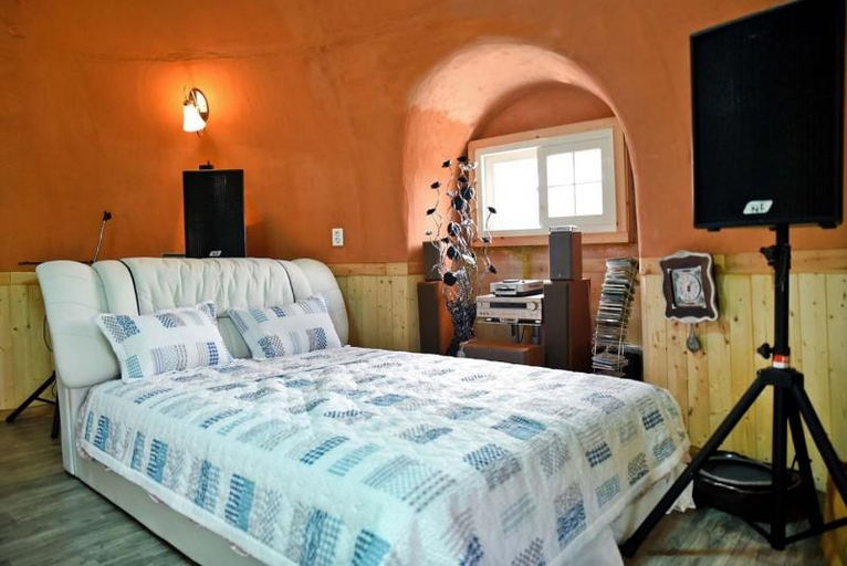 Bedroom 2, Seogwiopo Semi House Pension, Seogwipo