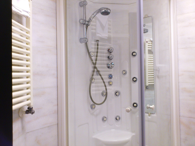 Bathroom 5, Hotel Memory, Rimini
