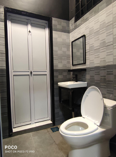 Bathroom 3, Bukit Bakri 55 Homestay Muar 4 bedrooms, Muar