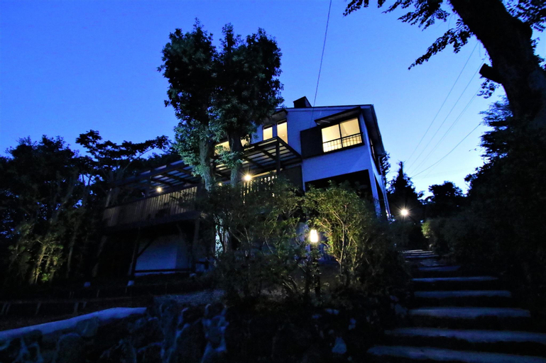 Ozakki Omuro Kogen 4-chome, Itō