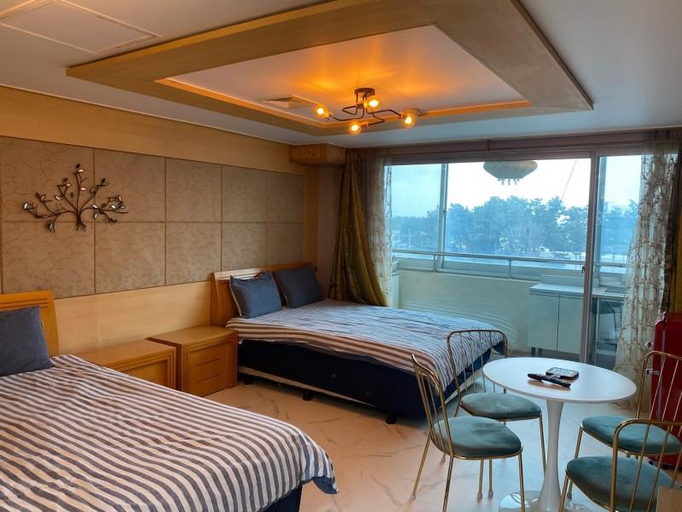 2, Gangneung Sea Star Pension, Gangneung