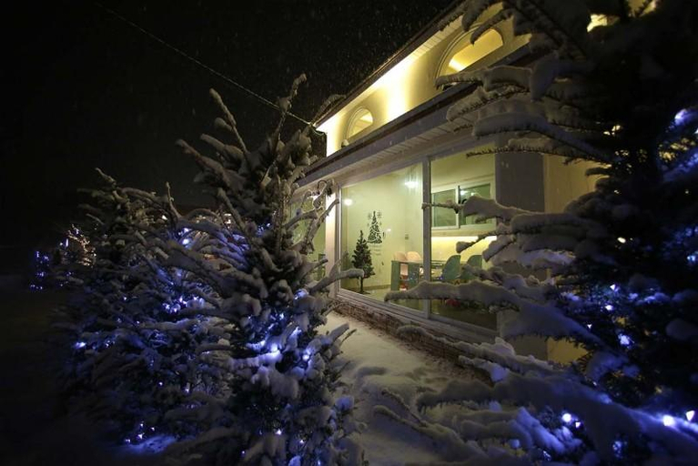 Exterior & Views 1, Jeongseon Amitie Pension, Jeongseon