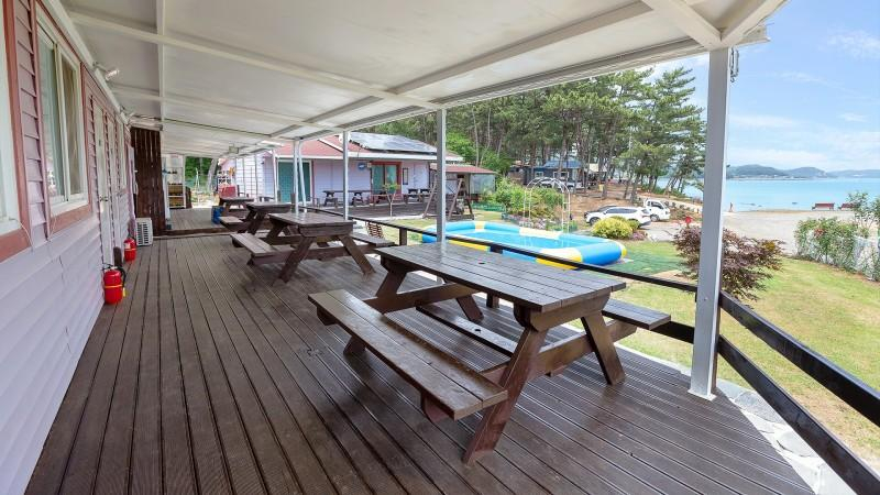 Others 2, Taean Solbitbada Pension, Taean
