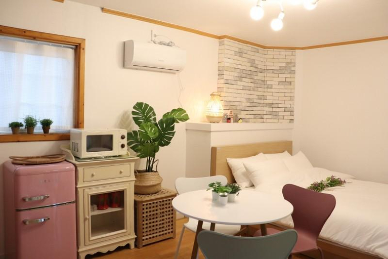 Bedroom 4, Taean (Anmyeondo) Blue Garden Pension, Taean