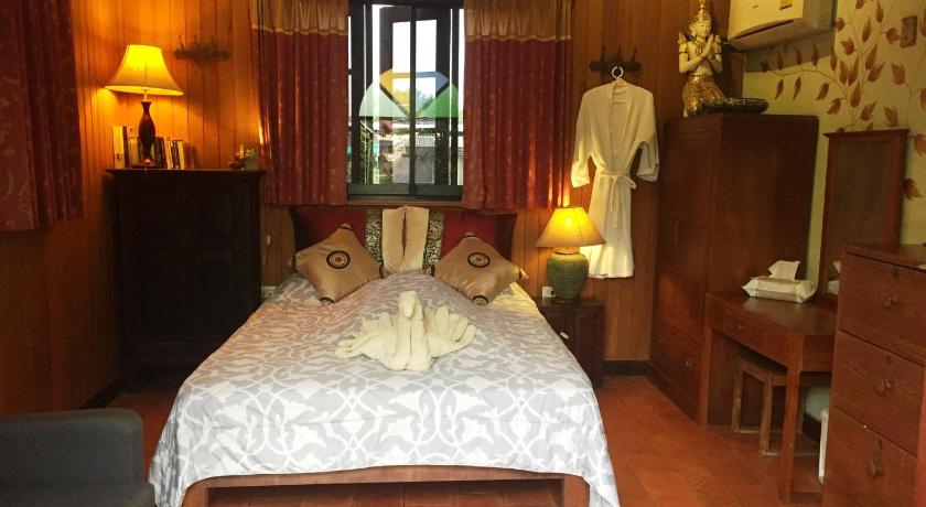 Bedroom 1, Shanti Lodge, Dusit