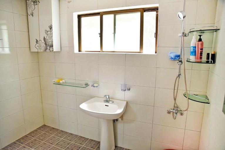 Bathroom, Seogwiopo Semi House Pension, Seogwipo