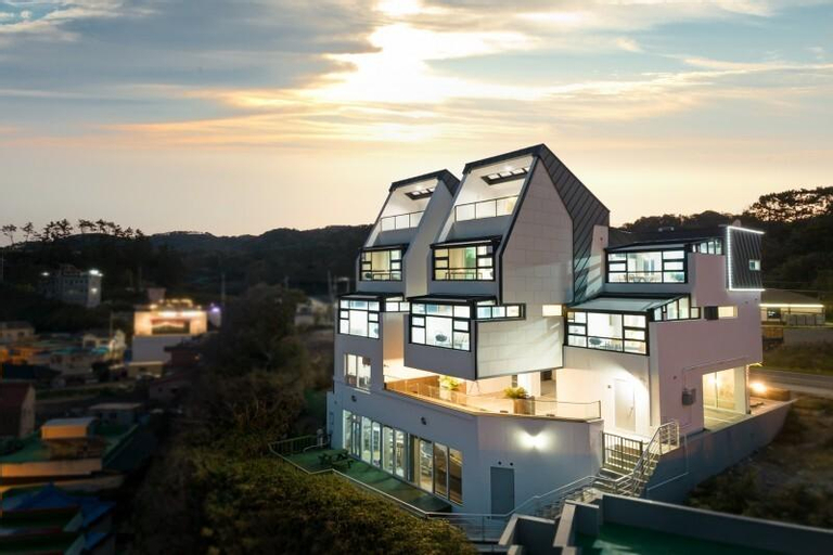Ulsan ST210 Pension, Buk
