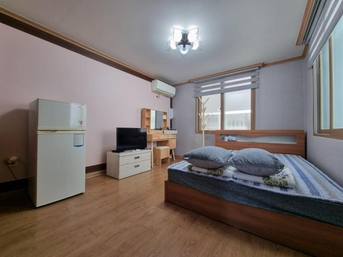 Bedroom 2, Boryeong Daecheon Beach Maru Pension, Boryeong