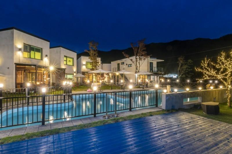 Muju Geuan Pension Pool Villa, Muju