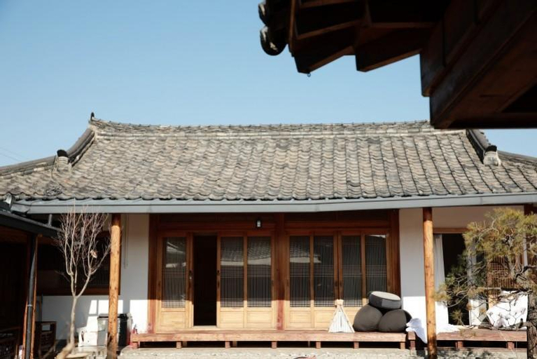 Gyeongju Hwangnidangil Stay Pension, Gyeongju